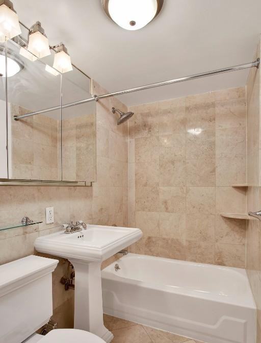 E 5th St #4D - Photo 5 of 5