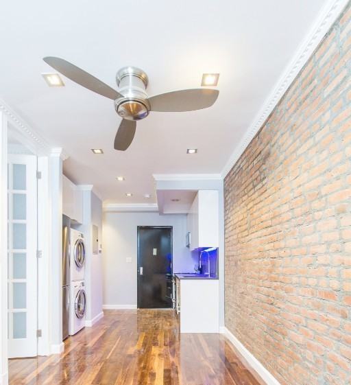 E 11th St #2A - Photo 3 of 7