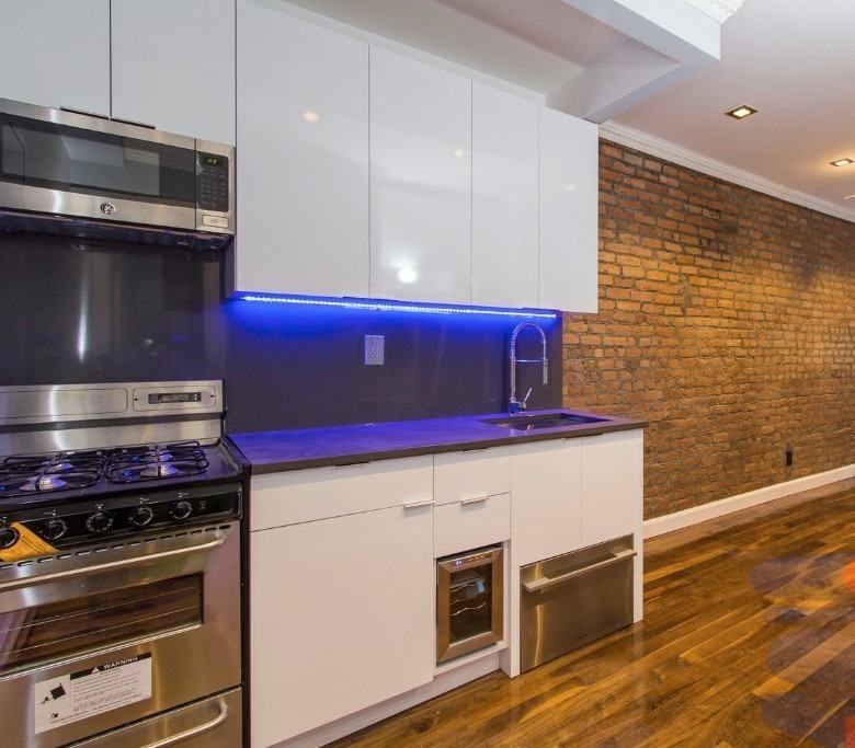 E 11th St #2A - Photo 5 of 7