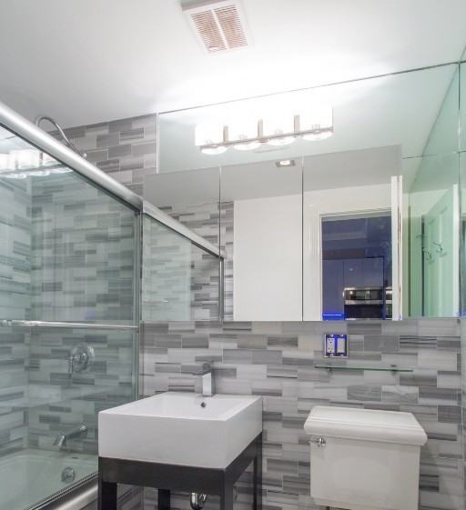 E 11th St #2A - Photo 6 of 7