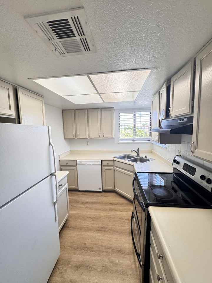 506 Wardelle St #C - Photo 6 of 24