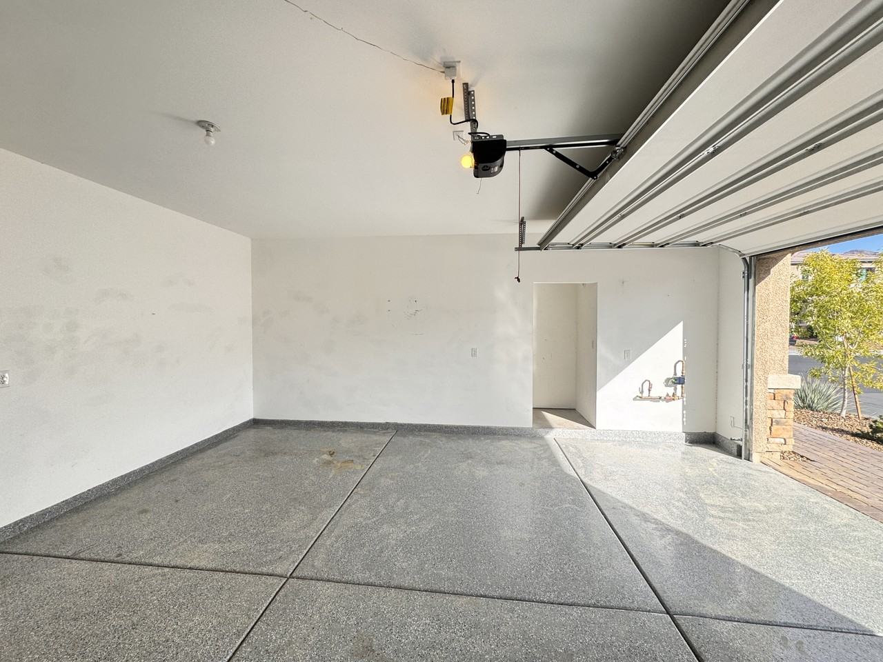 2711 Lindsey Springs St - Photo 3 of 41