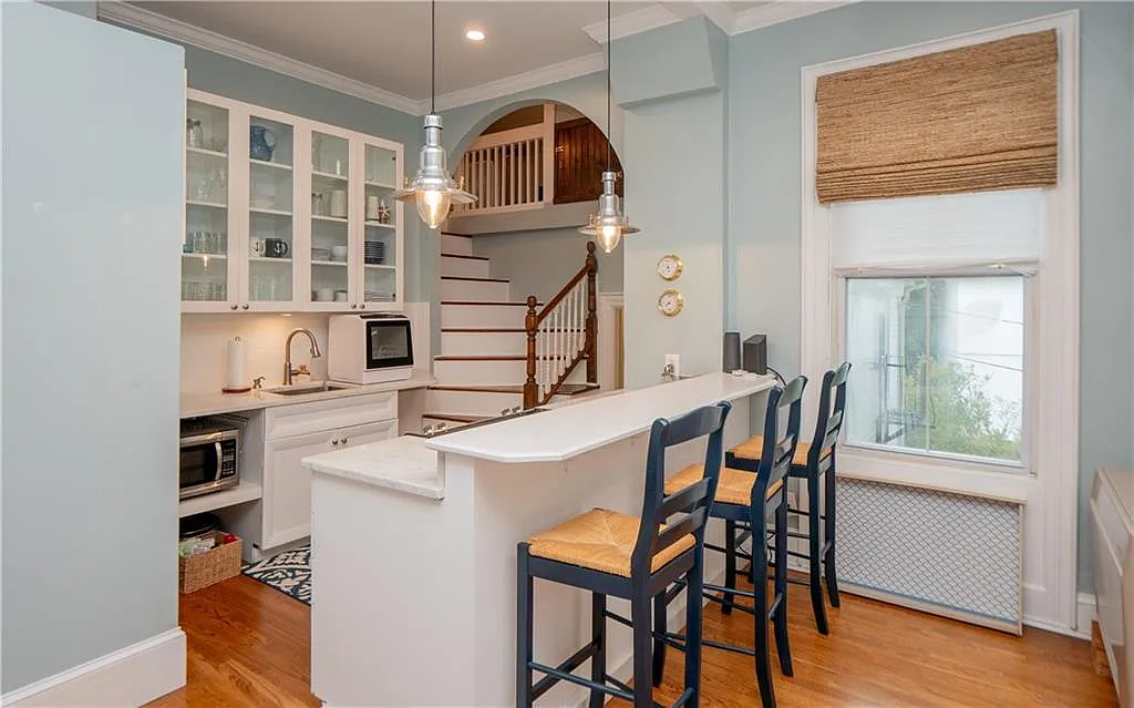 67 Perry St - Photo 4 of 19