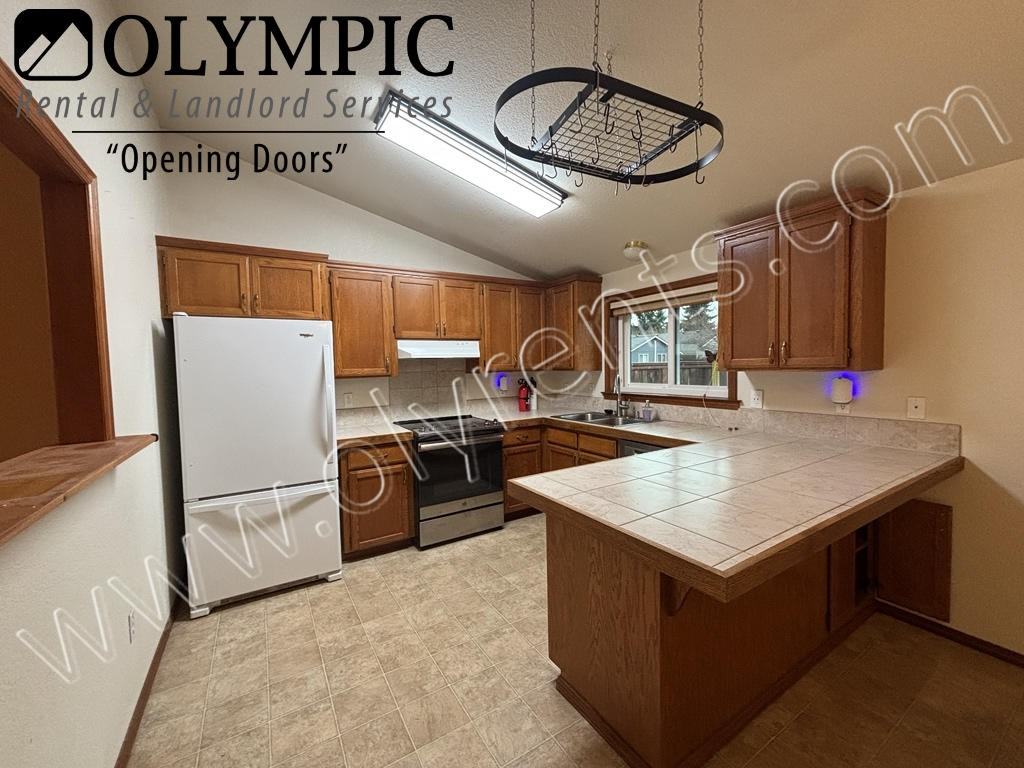 6200 58th Ave Se - Photo 5 of 17