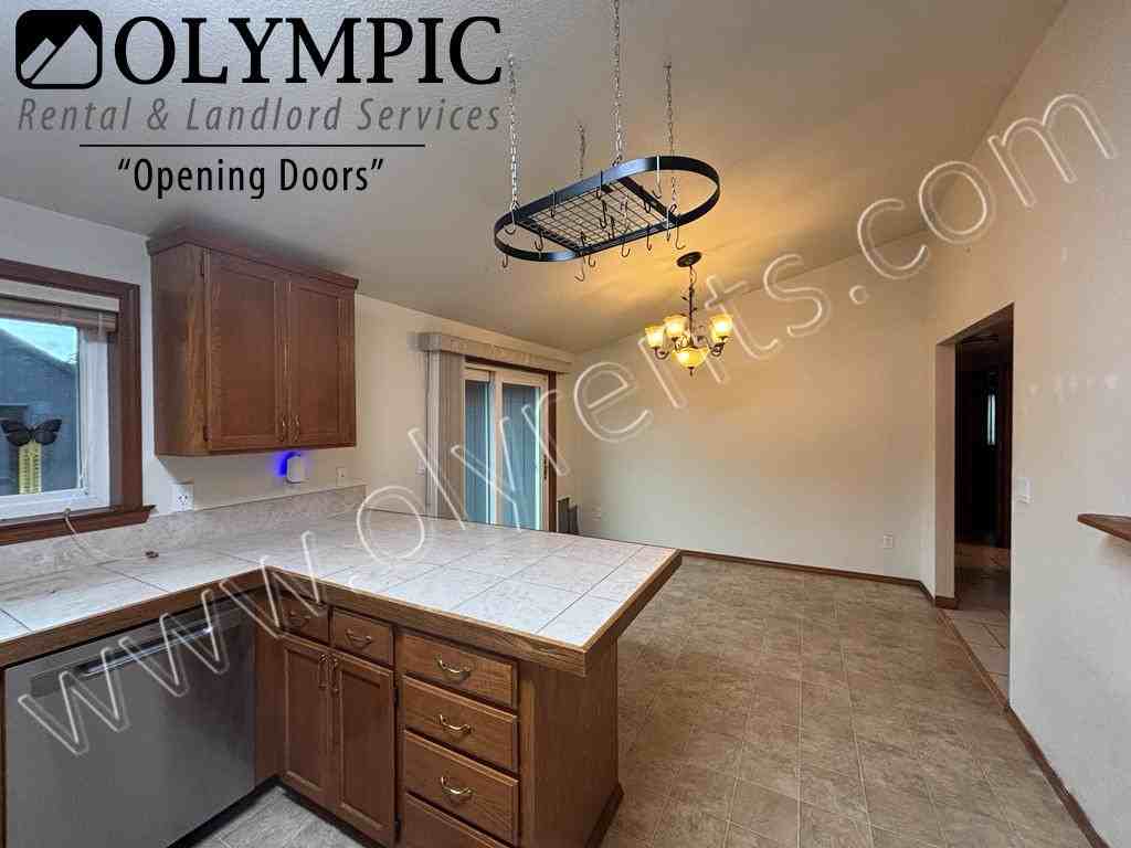 6200 58th Ave Se - Photo 6 of 17