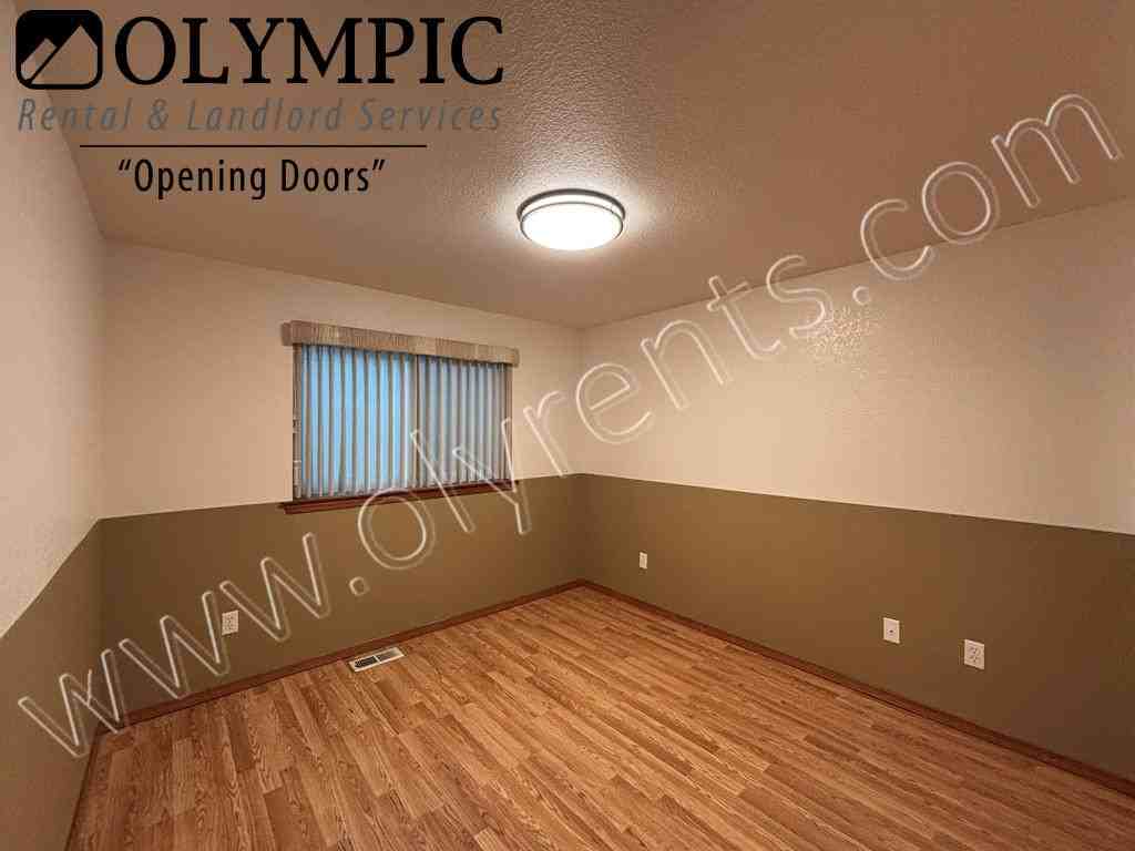 6200 58th Ave Se - Photo 7 of 17