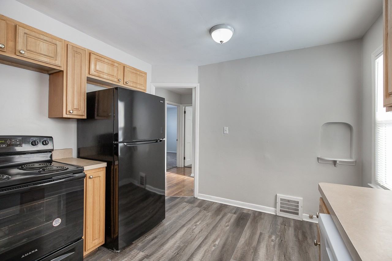 25650 Shoreview Ave - Photo 5 of 22