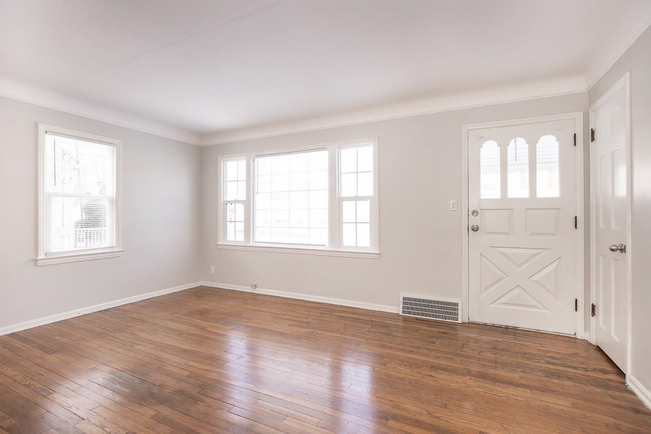 25650 Shoreview Ave - Photo 7 of 22