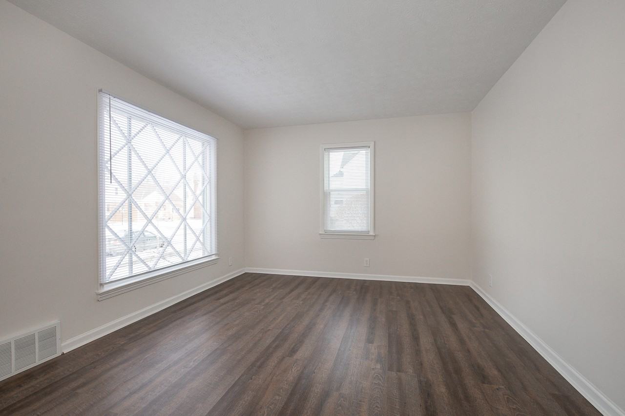 20540 Fuller Ave - Photo 7 of 24