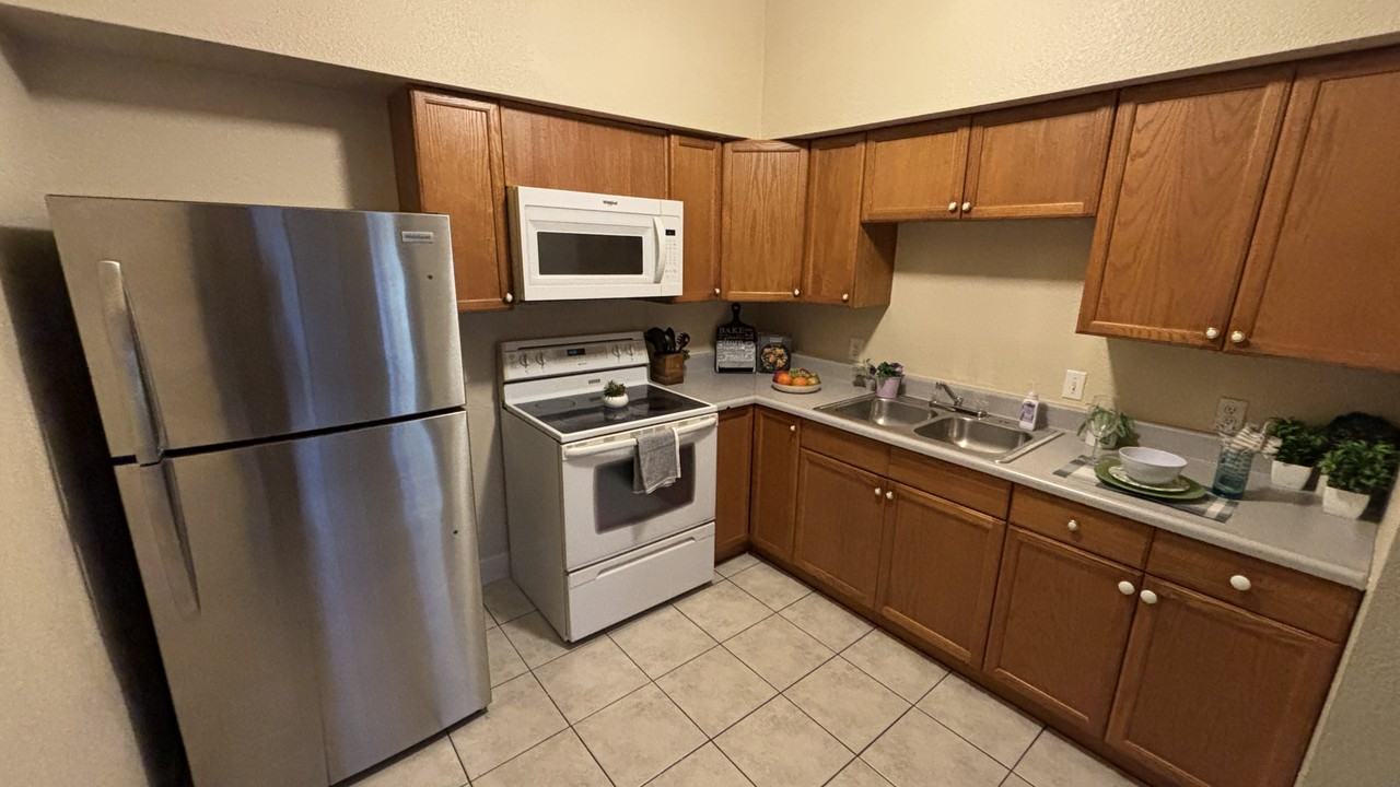 1301 W 3Rd St - Photo 6 of 16