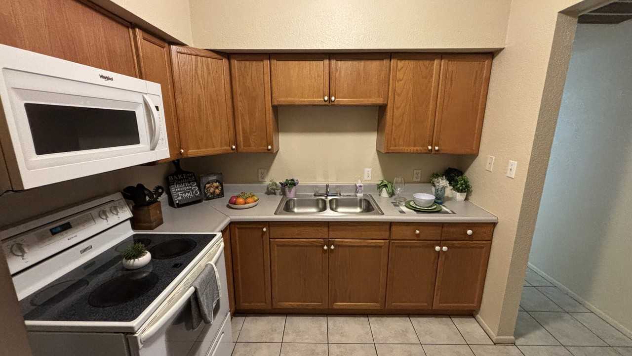 1301 W 3Rd St - Photo 7 of 16