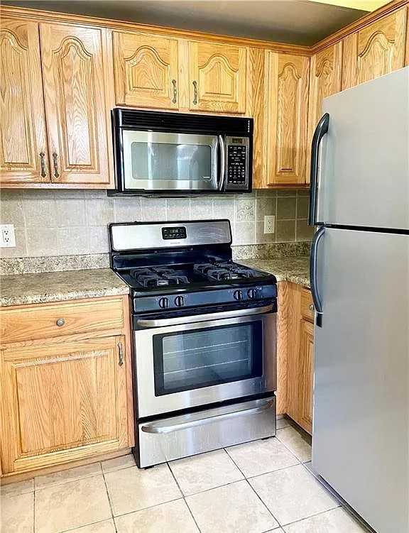 5 Lexington Hl #7 - Photo 5 of 13