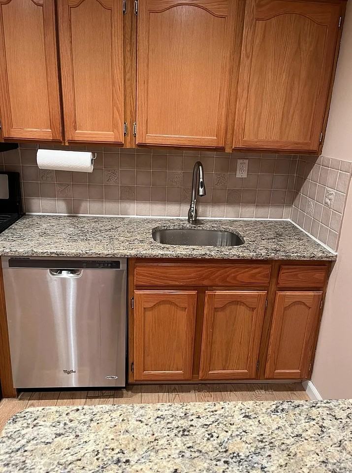 8 Justin Ave #8 - Photo 4 of 18