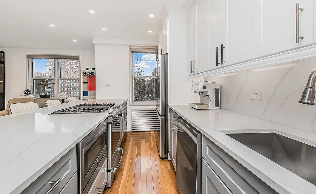 3901 Independence Ave - Photo 3 of 10