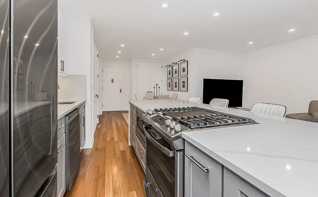 3901 Independence Ave - Photo 6 of 10