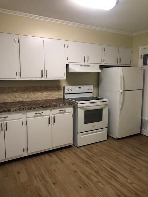 716 Brown Ave - Photo 2 of 9