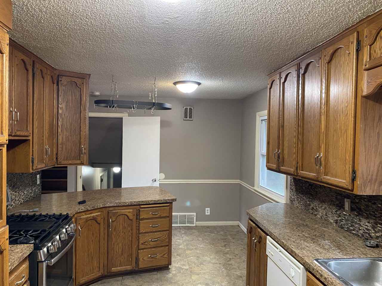 866 Haralson Dr - Photo 6 of 19