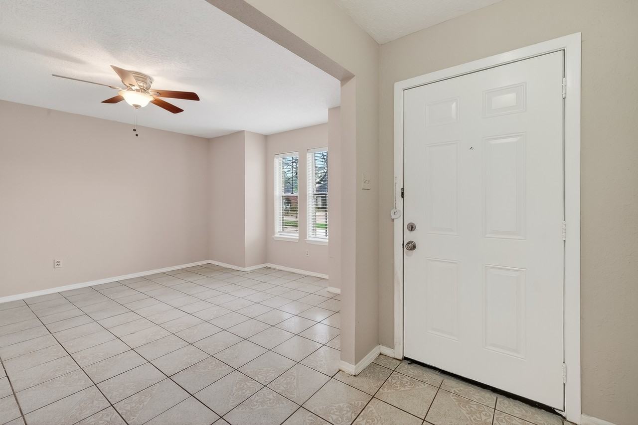 4742 Tain Dr - Photo 3 of 40