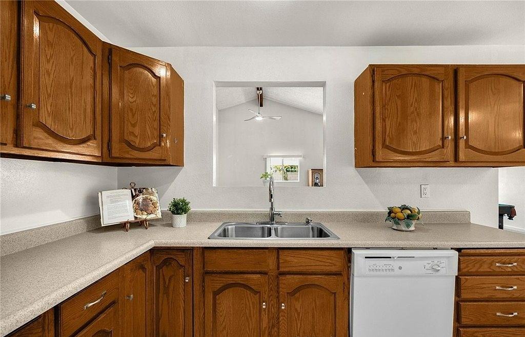 14721 Riata St - Photo 6 of 27