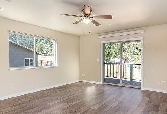 262 Stanley Ave - Photo 4 of 29