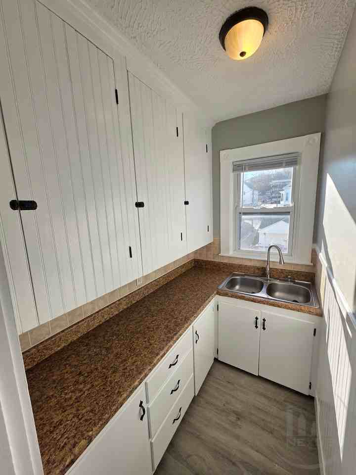 519 Manville Rd - Photo 4 of 11