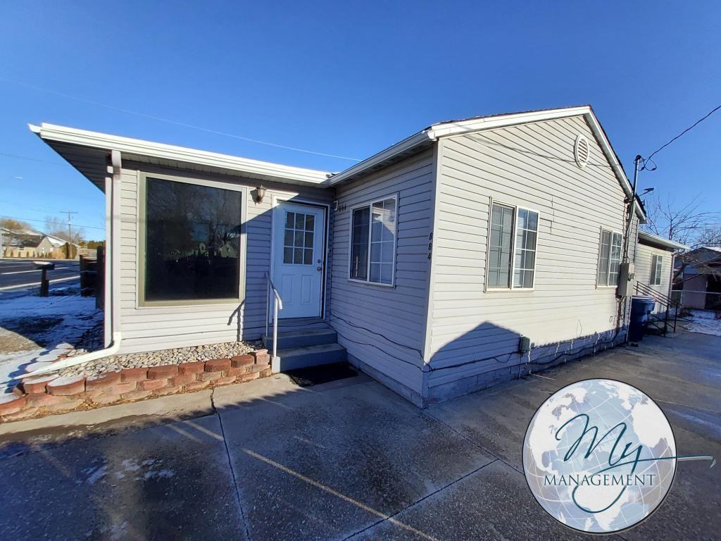 884 Sparks St N - Photo 2 of 35