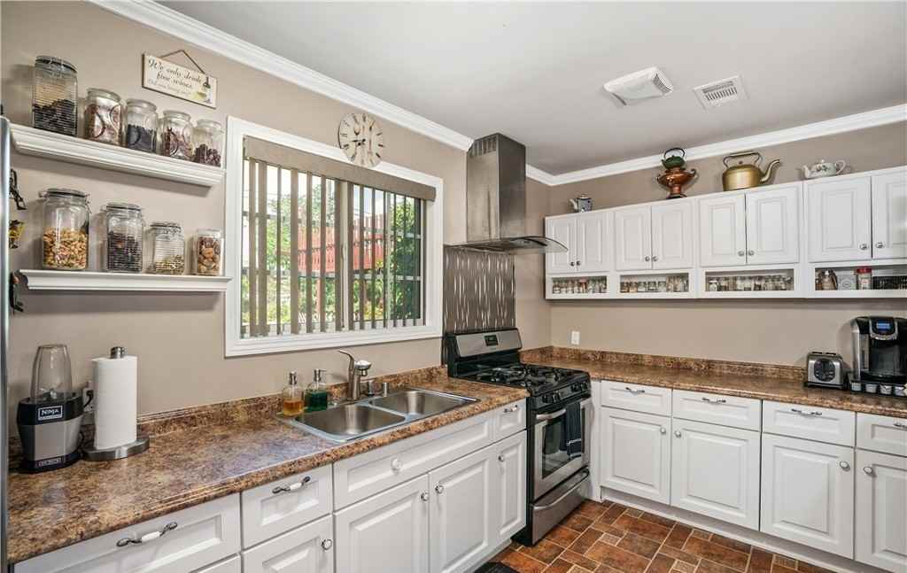 4366 E Phillips Blvd - Photo 4 of 10