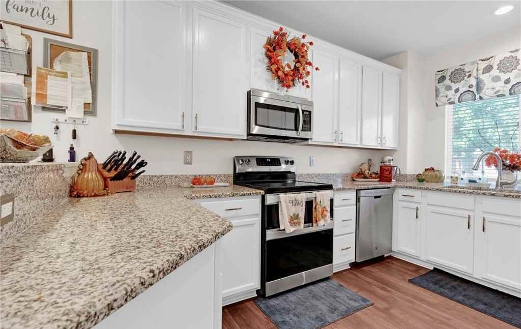 3531 Snowmass Ln - Photo 4 of 15