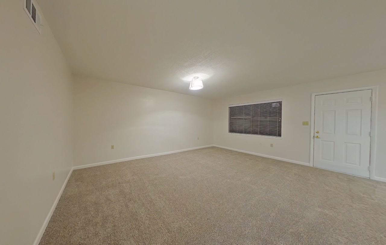 1066 5th Ave - Photo 5 of 22