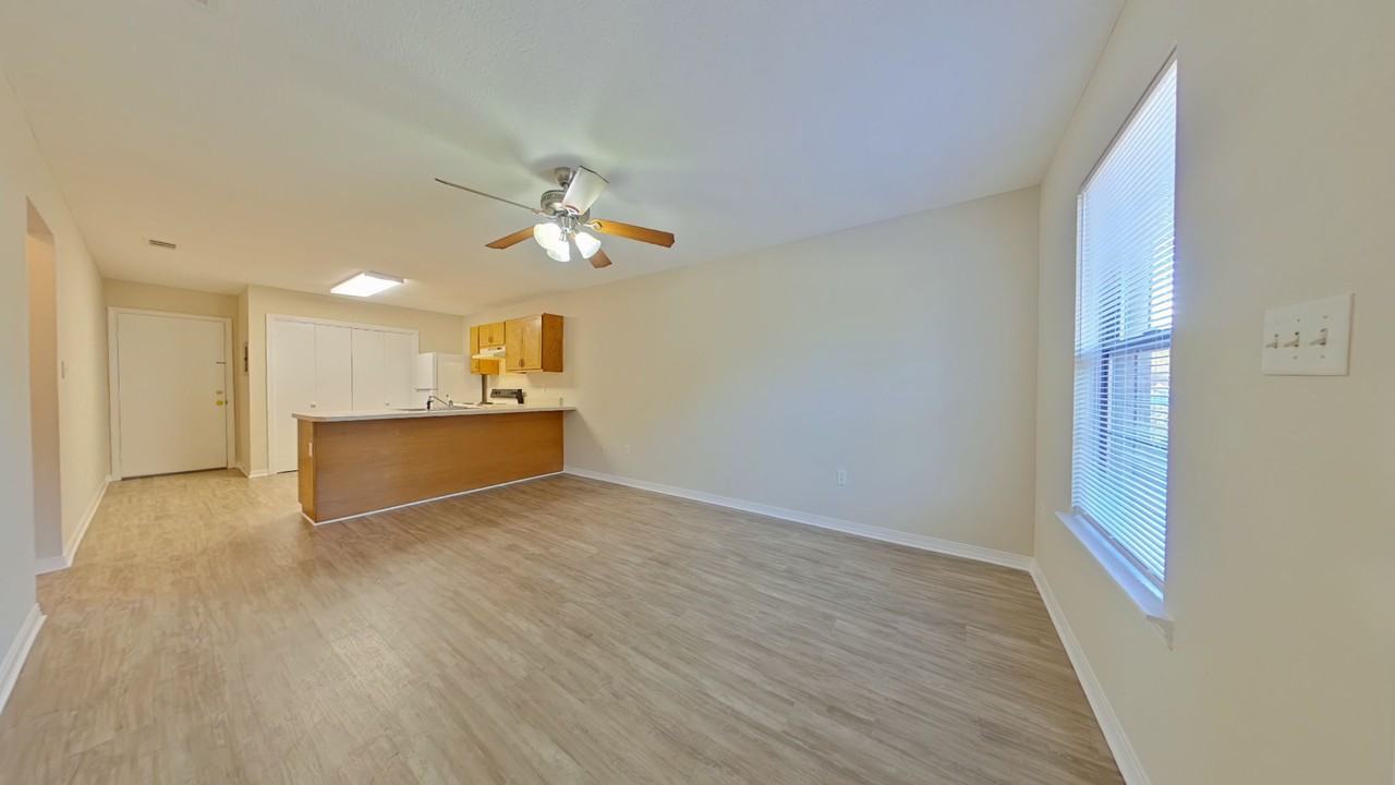 122 Patton St - Photo 3 of 13