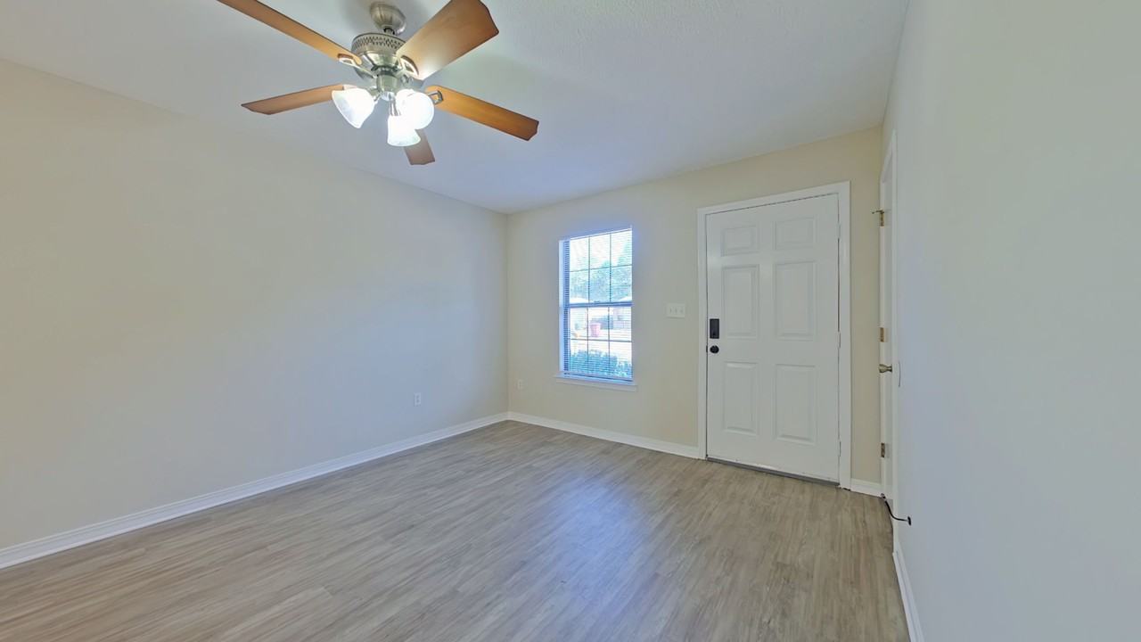 122 Patton St - Photo 4 of 13