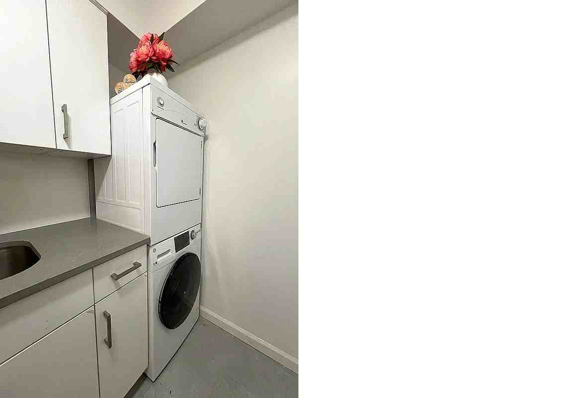 4242 Union St #2A - Photo 4 of 7