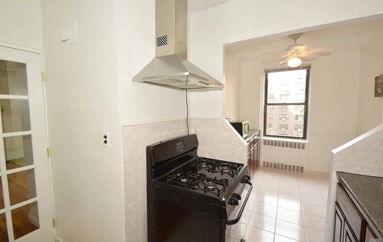 6735 Yellowstone Blvd #5P - Photo 4 of 13