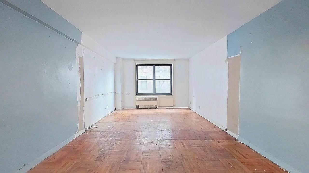 13317 Sanford Ave #1K - Photo 2 of 5