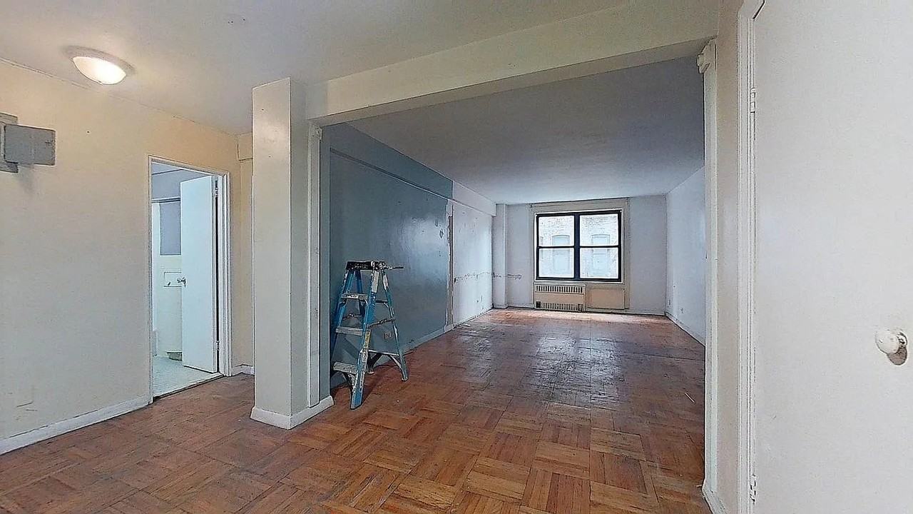 13317 Sanford Ave #1K - Photo 3 of 5