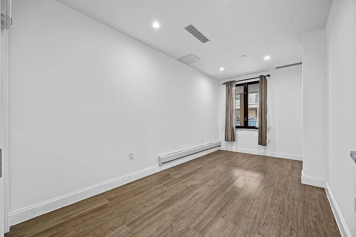 13620 Booth Memorial Ave #2K - Photo 2 of 10