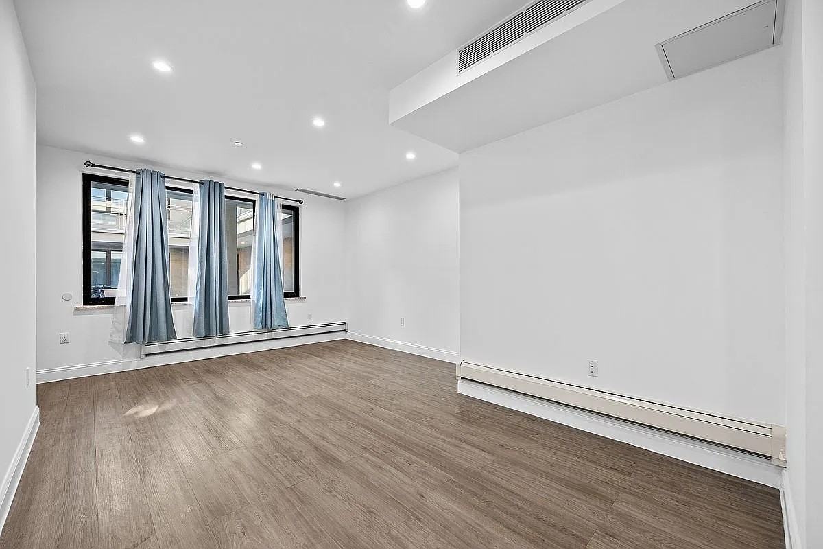 13620 Booth Memorial Ave #2K - Photo 6 of 10