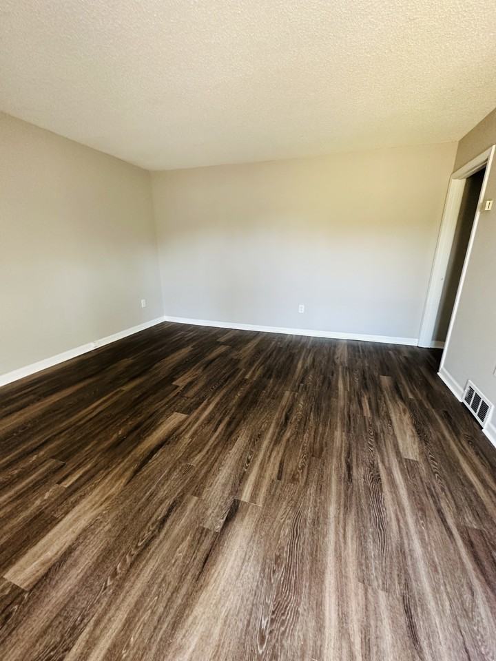 2864 Whitney Ave - Photo 2 of 15