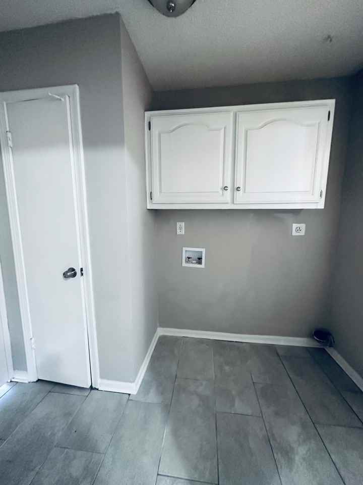 2864 Whitney Ave - Photo 6 of 15