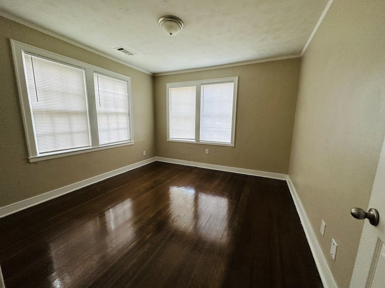 2416 Malone Ave - Photo 7 of 11