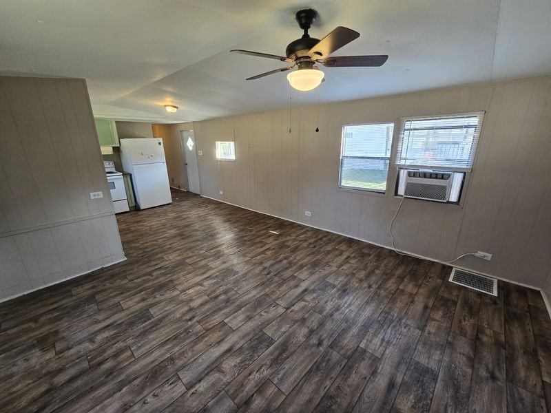 2114 Cliffwood Rd - Photo 2 of 14