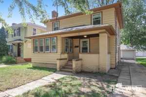 featured image of 1917 Beverly Pl