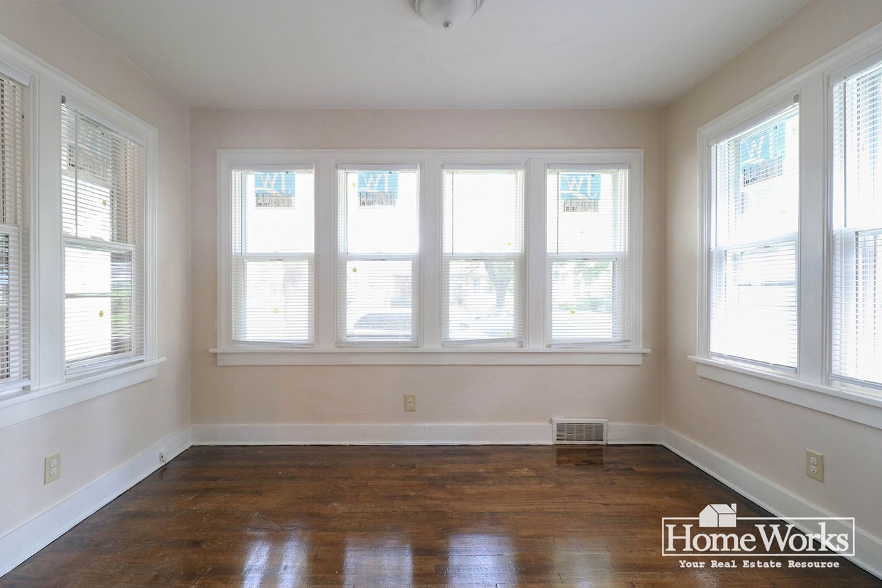 1917 Beverly Pl - Photo 4 of 13