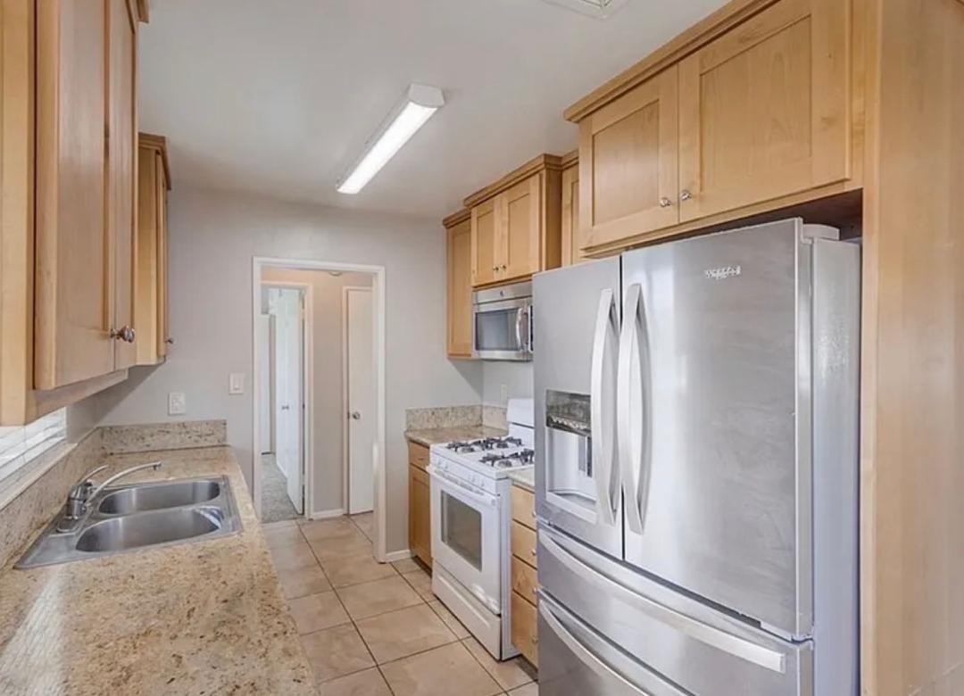 8653 Larkin Ct #8653 - Photo 5 of 9