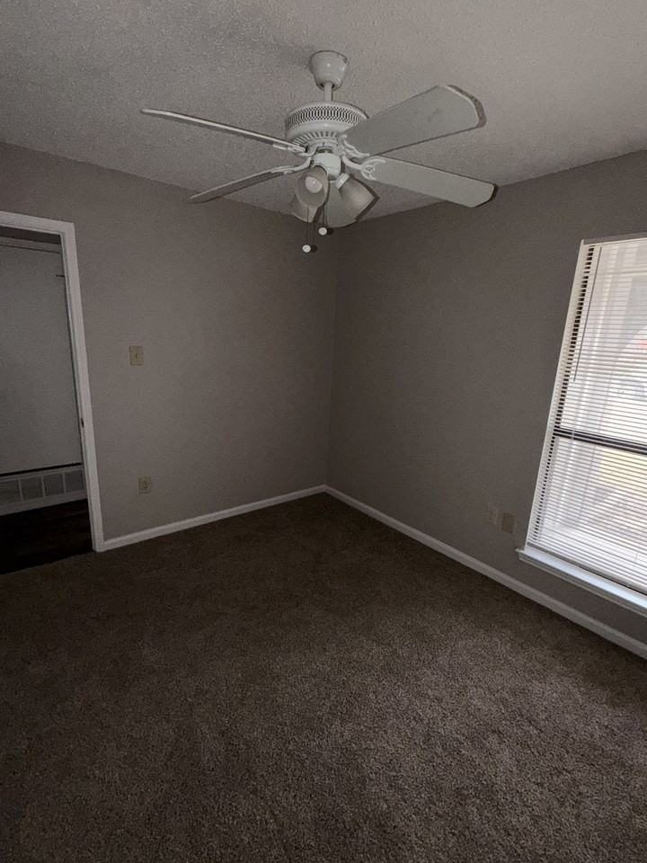 2418 Parkside Dr - Photo 2 of 19