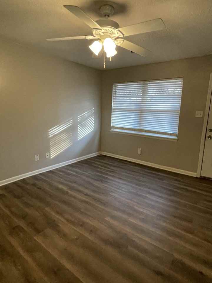 7710 Bradley Dr - Photo 2 of 15