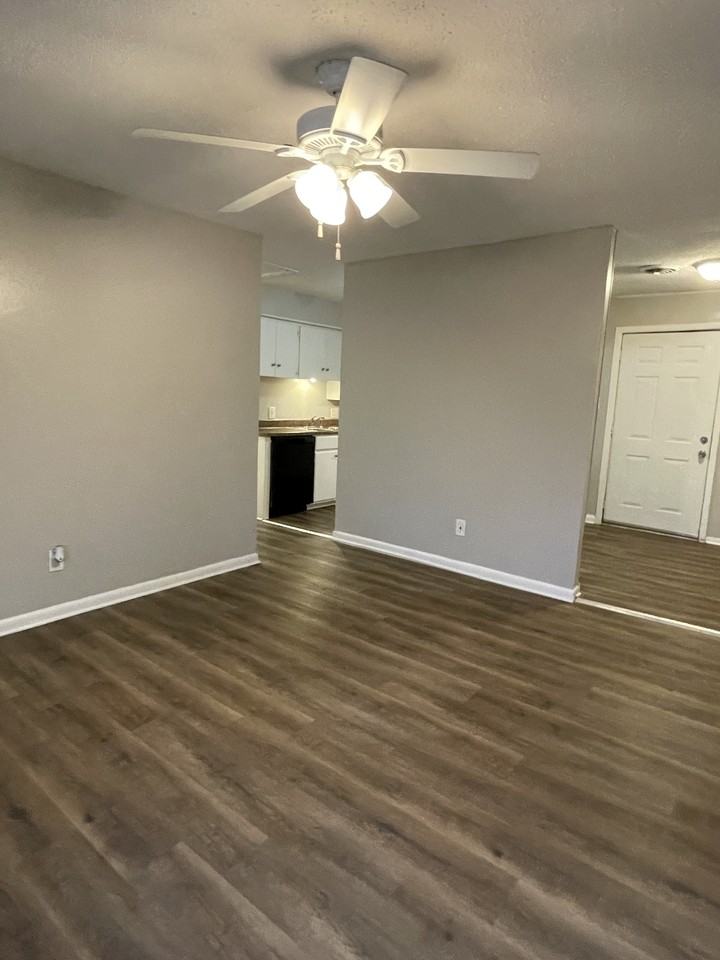 7710 Bradley Dr - Photo 4 of 15