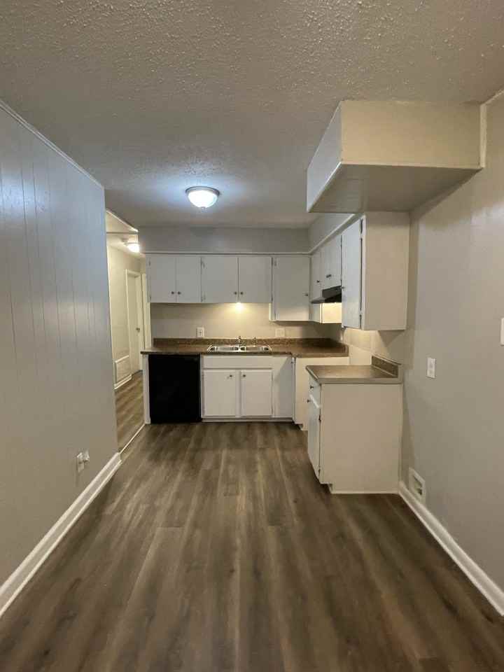 7710 Bradley Dr - Photo 6 of 15