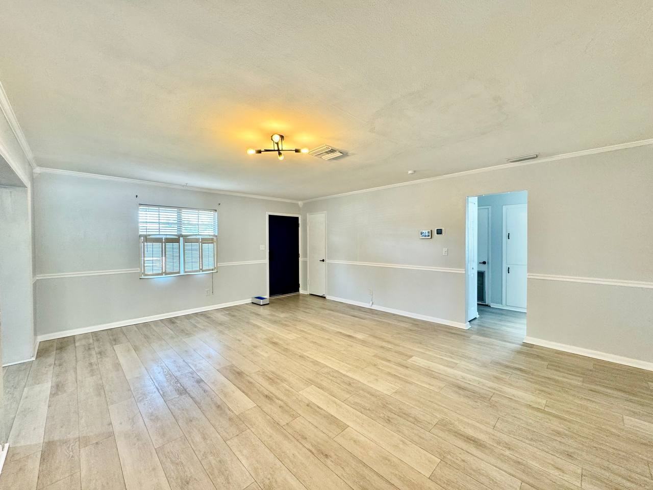 2703 Westhigh Ave - Photo 6 of 32