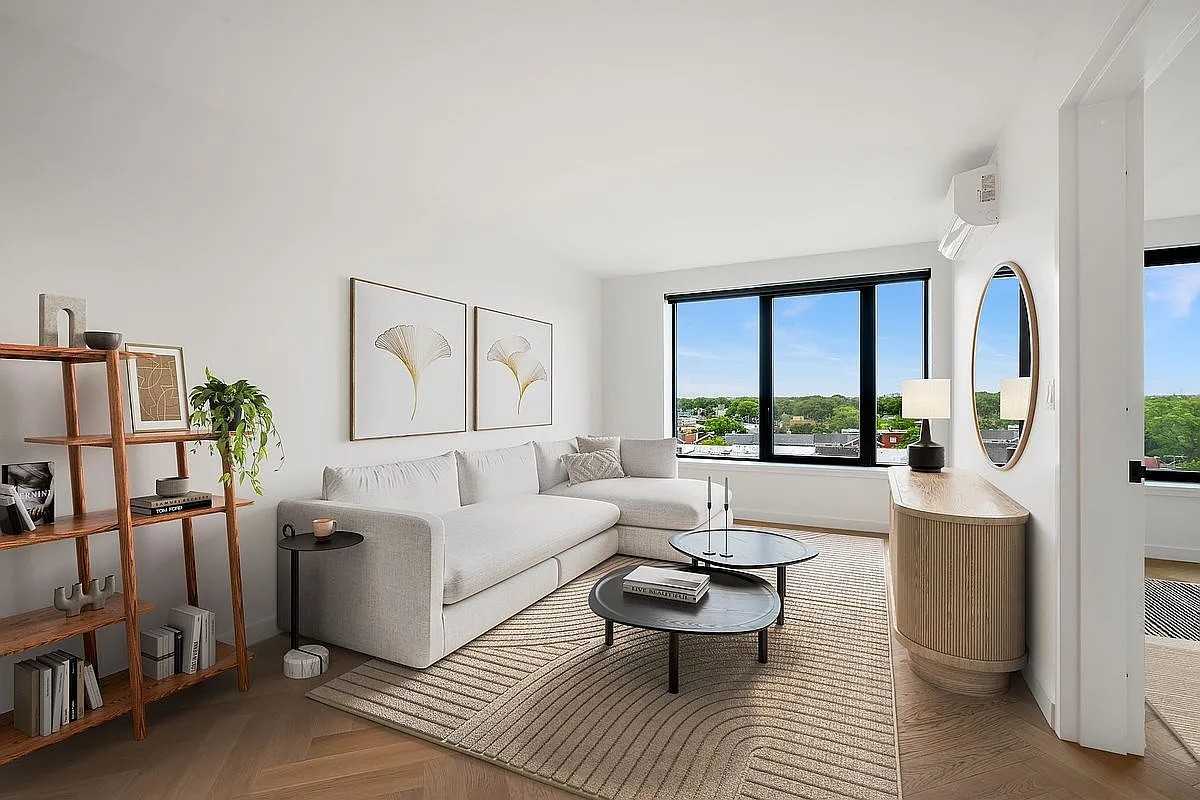 2254 46th St #503 - Photo 2 of 5